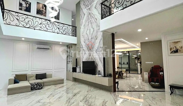 Rumah Mewah di Kawasan Jakarta Selatan Strategis