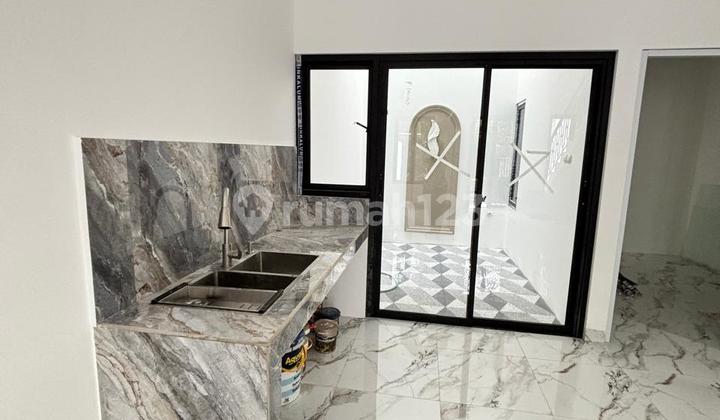 Modern American Classic New House Area Ciledug Tangerang 2