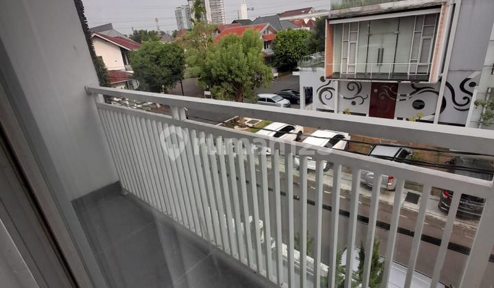 Luxury Strategic House in Bintaro Jaya Sector 3a with Swimming Pool Luxury Strategic House in Bintaro Jaya Sector 3a with Swimming Pool