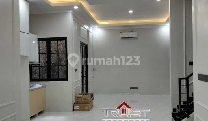 Rumah, Brandnew 2 Lantai Semi Furnished Siap Huni di BSD
