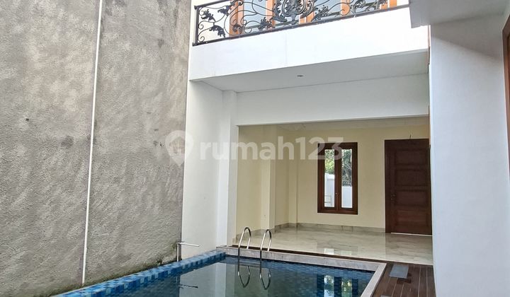 Luxury House with Private Pool 2 Floors Comfortable Ready to Live in BSD City