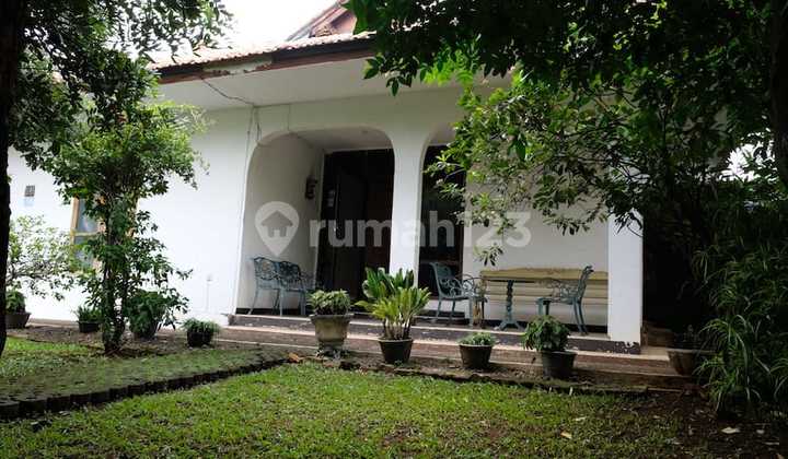 Rumah Luas Nyaman Siap Huni di Komplek Perhubungan Kebayoran Lama