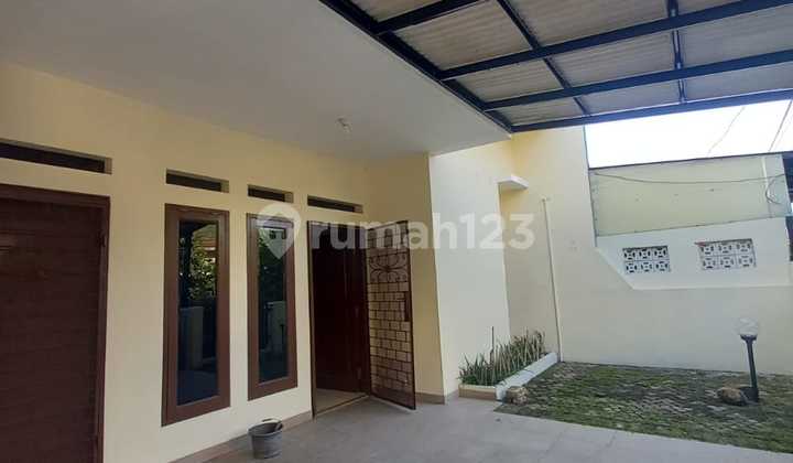 Dijual Rumah Rapi Siap Huni Lokasi Srategis Dalam Komplek di Bintaro Sektor 2 Dijual Rumah Rapi Siap Huni Lokasi Srategis Dalam Komplek di Bintaro Sektor 2