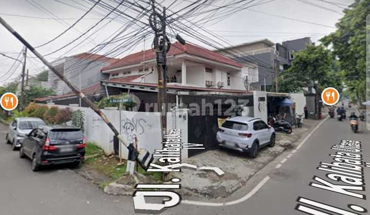 2-Storey Corner House Ready to Occupy Strategically Located in Pejaten