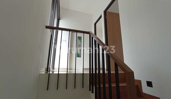 Nice 2-Story House, Fully Renovated, Ready to Occupy in Cimanggis with Certificate of Ownership 2