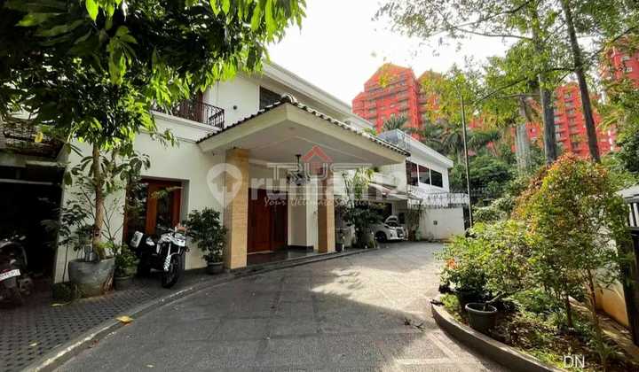 Beautiful Cozy Spacious Comfortable With Private Pool Ready to Occupy in Pondok Indah