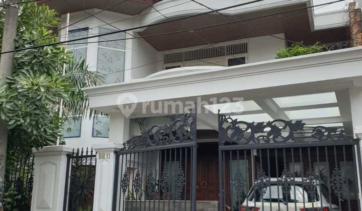 Nice 2-Story House Ready to Live In at Pondok Indah