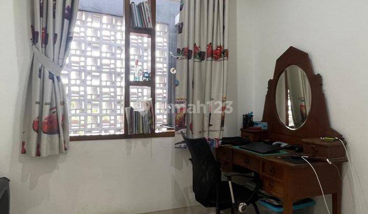 Dijual Rumah  Bagus Siap Huni  2 Lt Dijagakarsa 2