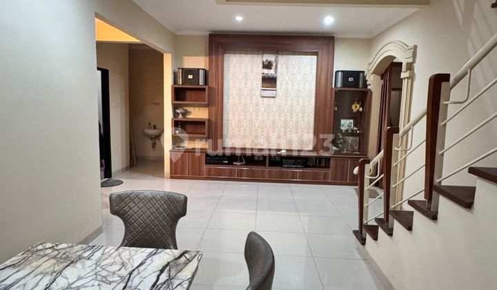 Rumah 2 Lt Hook Lokasi Startegis Siap Huni di Perumahan Bumi Bintaro Permai, Jl. Bintaro Melati Ii, Pesanggrahan, Pesanggrahan, Kota Jakarta Selatan, Dki Jakarta, Indonesia, 12320, Bintaro