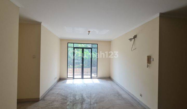 Dijual Apartemen Hampton Park 3 Kamar Tidur Dilantai Dasar 1