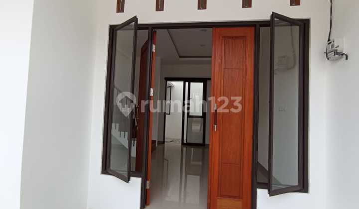 Rumah Bagus 2 Lantai Renov Abis Siap Huni di Cimanggis SHM