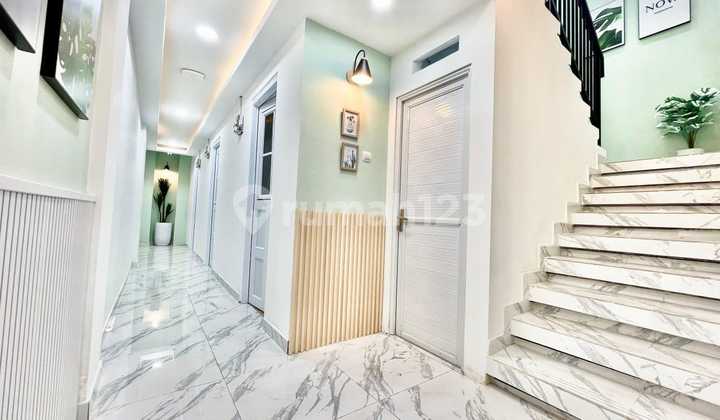 Exclusive 4-Storey Boarding House Fully Furnished Fully Occupied Strategically Located in Taman Sari, West Jakarta 2