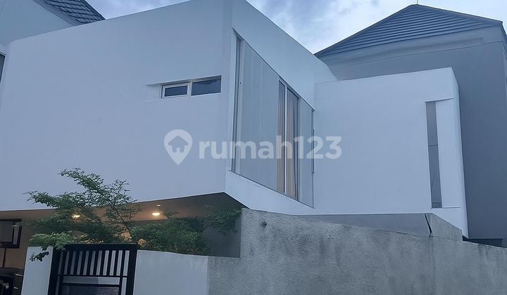 Rumah Cluester Hook Design Arsitektual 2 Lantai Siap Huni di Bintaro