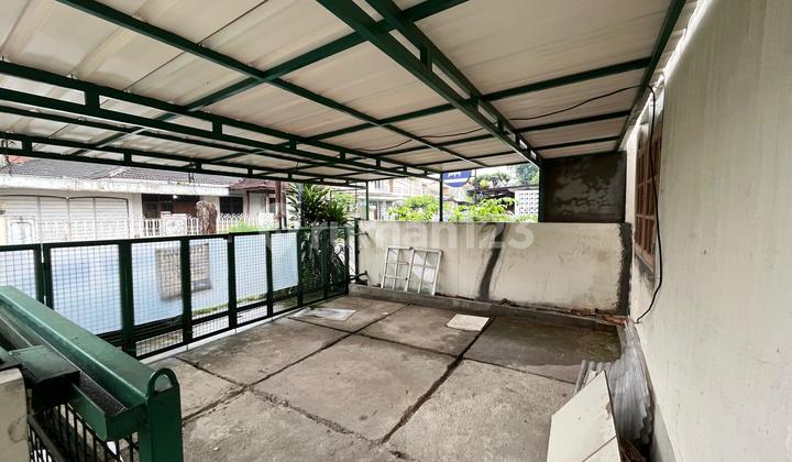 For Rent House, suitable for Business, on Bintaro Sector 2 Main Road 2