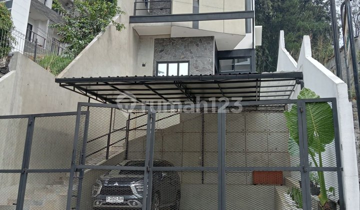 Rumah Villa Siap Huni Ada Kolam Renang Di Bojong Koneng, Bandung