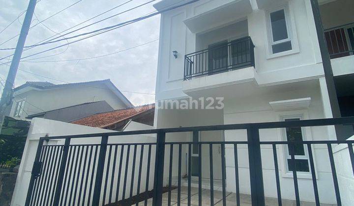 Rumah Cantik Minimalis Modern 2 Lantai di Turangga 1