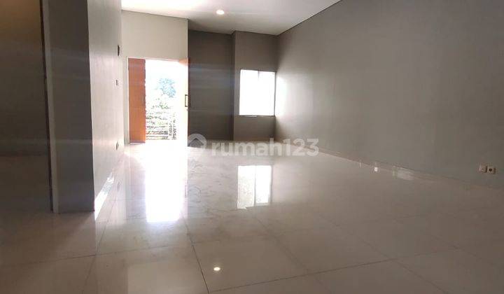 Rumah Cantik Minimalis Modern 2 Lantai di sayap Jalan Riau