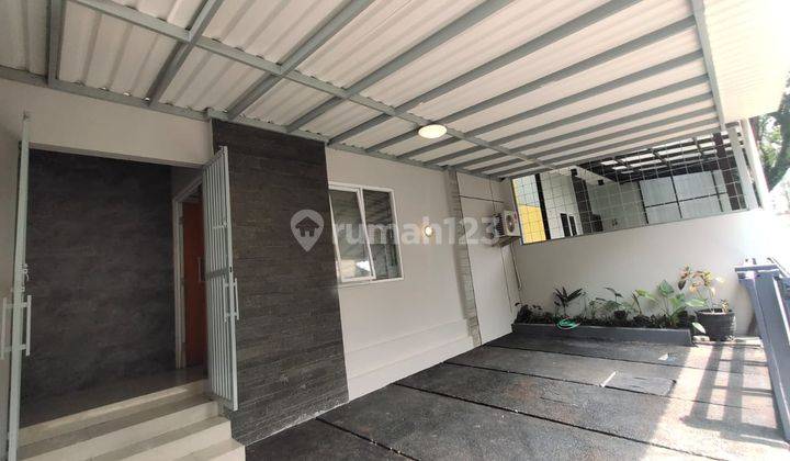 Rumah Cantik Minimalis Modern 2 Lantai di sayap Jalan Riau 1