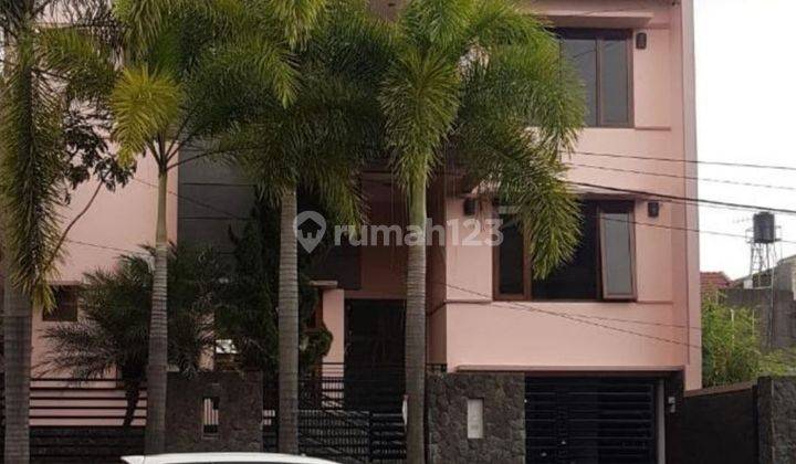 Rumah Mewah 2 Lantai di Bumi Adipura Kota Bandung 1