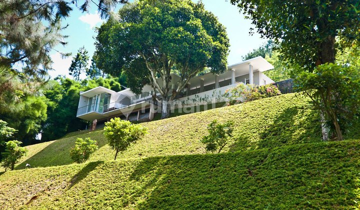 Dijual Rumah Mewah Asri Di Sindangwaas Sayap Dago, Lembang.