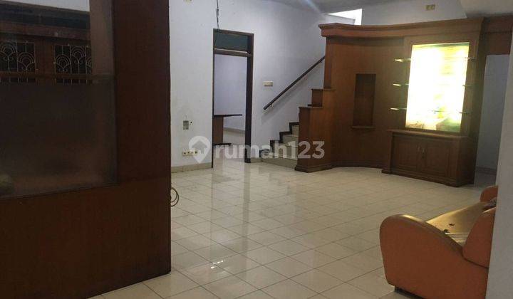 Rumah 3 Lantai Semi Furnished Batununggal Kota Bandung 1