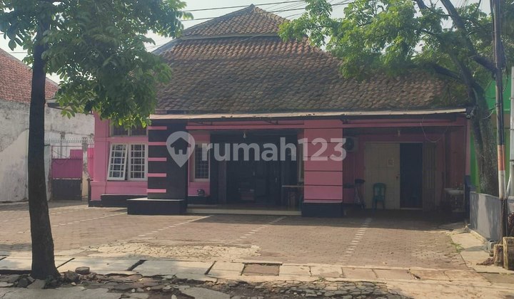 Rumah Dengan Lahan Luas Di Mainroad Sayap Jl. Riau Bandung Rumah Dengan Lahan Luas Di Mainroad Sayap Jl. Riau Bandung