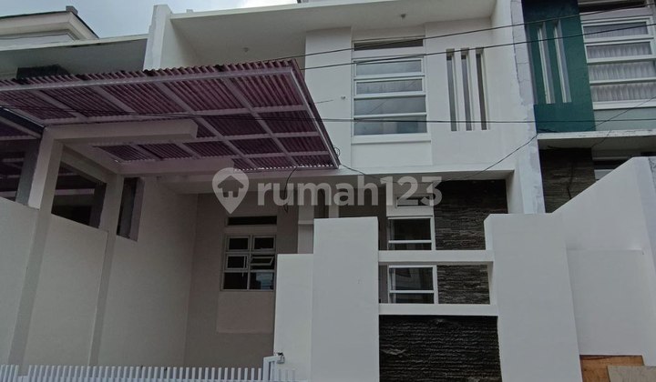 Rumah Minimalis Di Komplek Di Ciwaruga Dekat Setiabudhi,bandung
