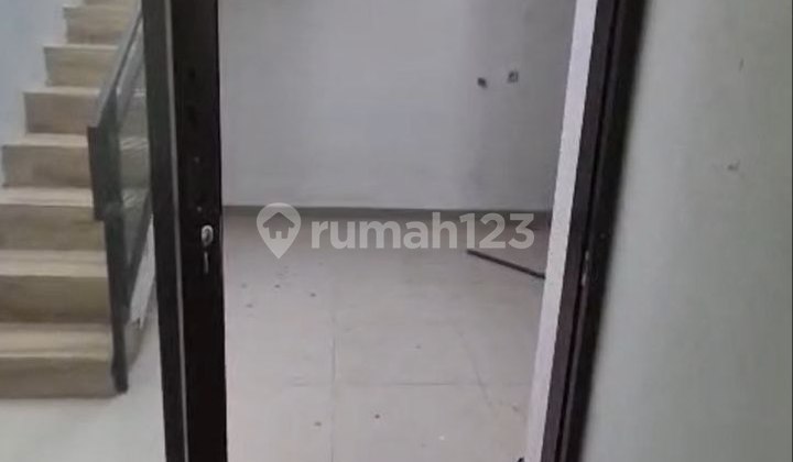 New House with Certificate of Ownership (SHM) in Cisaranten, Arcamanik, Bandung City 2