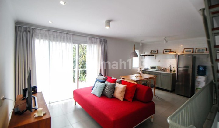 A beautiful, move-in ready house on the side of Jl. Cikutra, near Gasibu, Bandung City. 2