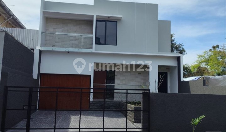 Rumah Baru Minimalis Di Setiabudhi Kota Bandung