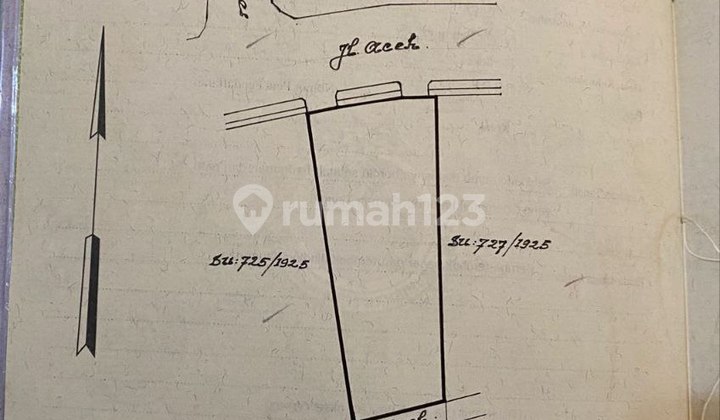 Rumah Dengan Lahan Luas Di Mainroad Sayap Jl. Riau Bandung 2