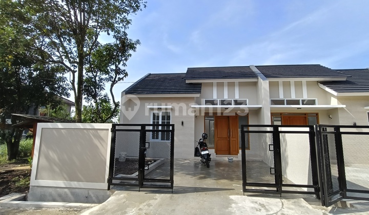 Rumah Baru Minimalis Dalam Komplek Di Ujung Berung Kota Bandung Rumah Baru Minimalis Dalam Komplek Di Ujung Berung Kota Bandung