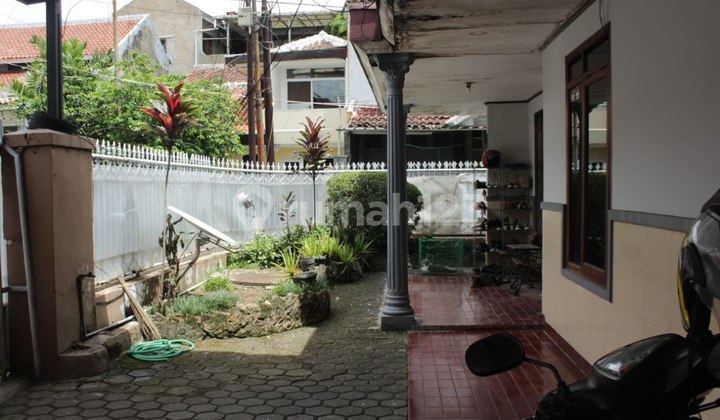 House, Lama Hoek in Turangga Buah Batu, Bandung City 1