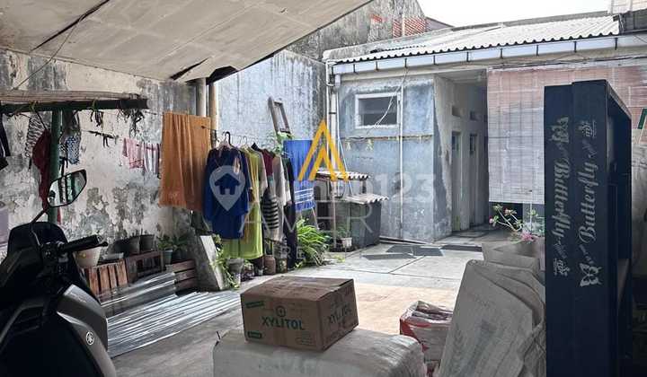 Old House Land Area Pramuka 712 m Near MRT