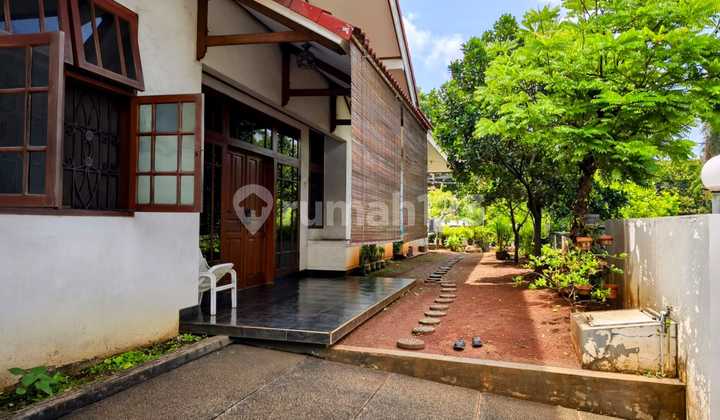 Rumah Megah Hoek Puri Indah 508m SHM Semi Furnish Kokoh Full Jati 2