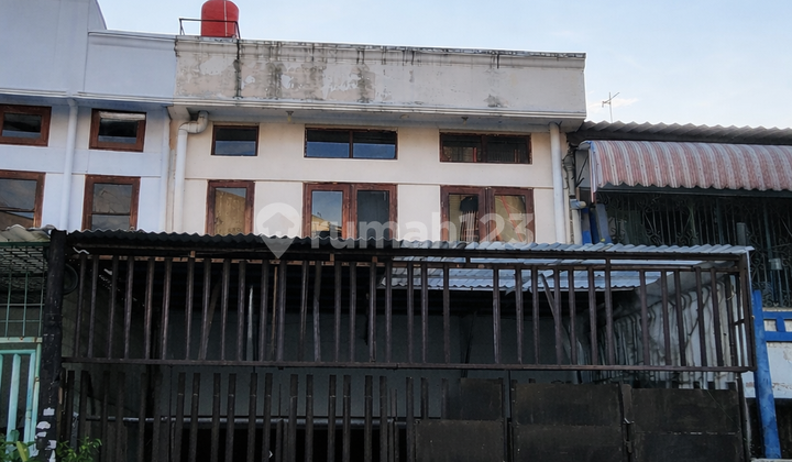 Cheapest Shophouse in Jelambar 2.5 Floors 5x18 3+1 Bedrooms HGB Strategic Location