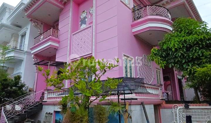 Hello Kitty House, Land Size 605M2, SHM Certificate, Strategic Location in Katamaran PIK.