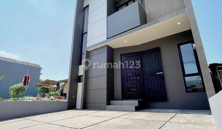 Rumah Town House Nempel Bsd Pinggir Jalan Utama  1