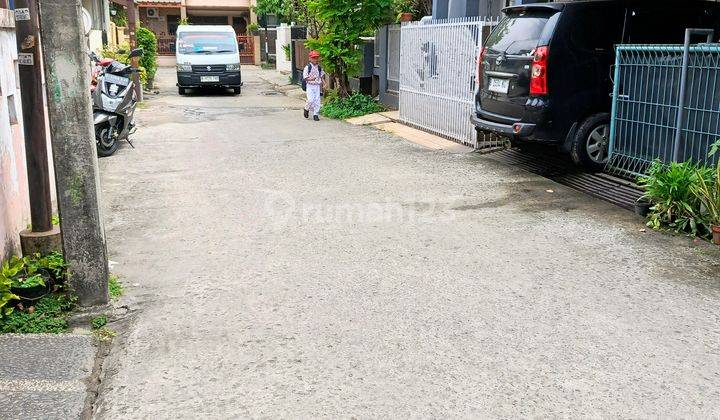 Rumah Dalam Komplek Dekat Pintu Tol 1