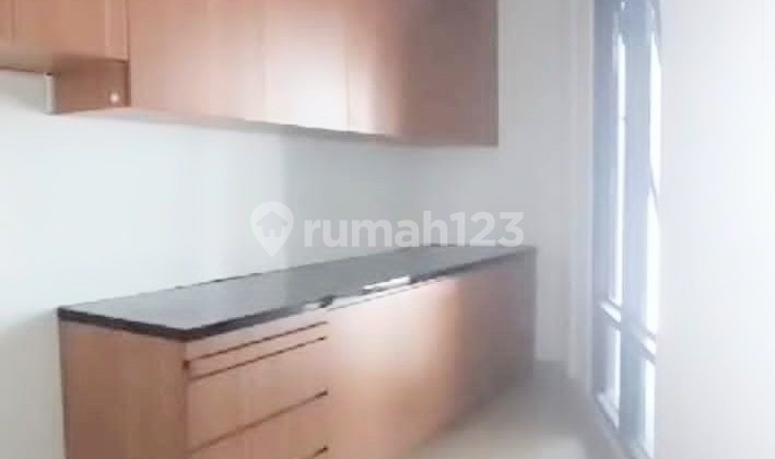 Rumah baru siap huni dalam Townhouse dekat Matraman  1