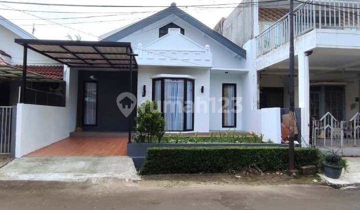 For quick sale: nice, neat, ready-to-live-in house in Mandar Complex, Bintaro.