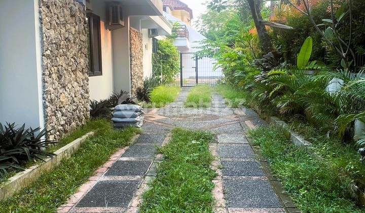 For sale quickly, spacious, serene, comfortable, and peaceful house in Tanah Kusir. 2