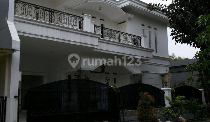 DIJUAL CEPAT! Rumah Mewah 2 Lantai 480m² + Kolam Renang Pribadi di Bintaro
