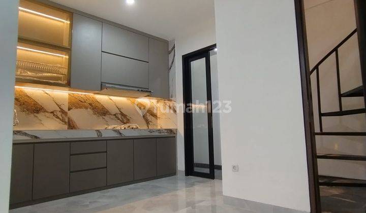 Dijual Rumah Hoek Modern Baru Renovasi di Cluster Puri Bintaro 2