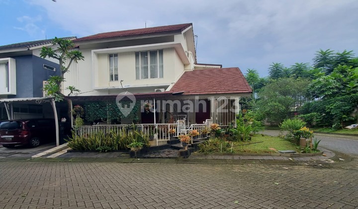 Dijual rumah hook 2 lantai di Cluster Emerald Sektor 9-Bintaro, Tangerang Selatan.