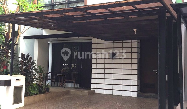 Dijual Cepat! Rumah 2 Lantai Semi Furnished di Cluster The Orchid