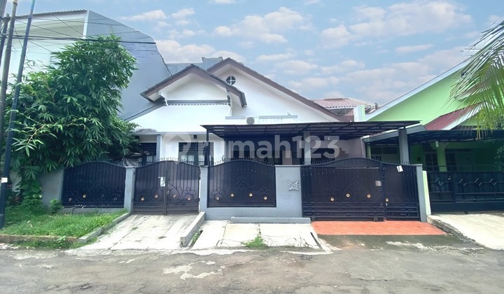 For quick sale, affordable house rarely available in Rajawali Complex Bintaro.