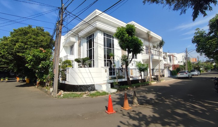 For quick sale, a nice renovated house in Rajawali Complex, Bintaro. 2
