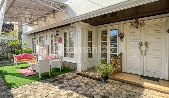 For Sale Classic House in Tebet Raya, Fronting a Park For Sale Classic House in Tebet Raya, Fronting a Park