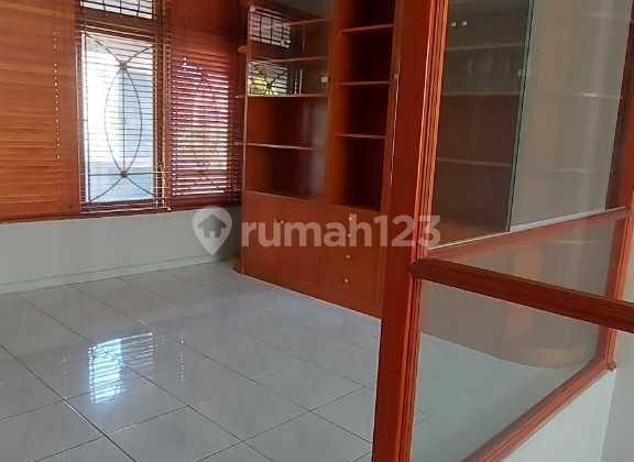 For quick sale Cheap 2-story house in Puri Bintaro Complex 2
